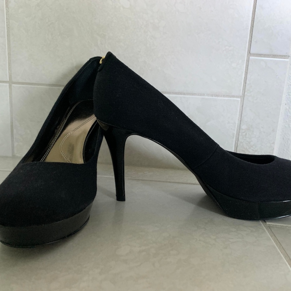 Tahari Black Heels